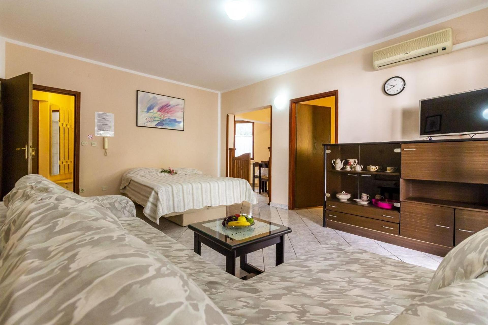 Apartments Mir Fažana Eksteriør billede